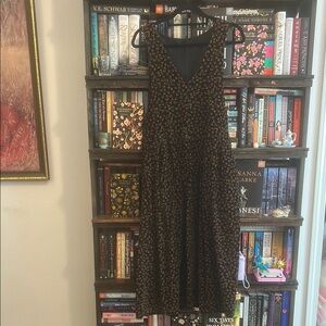 Black and White Sleeveless Scoop Neck Midi Sundress